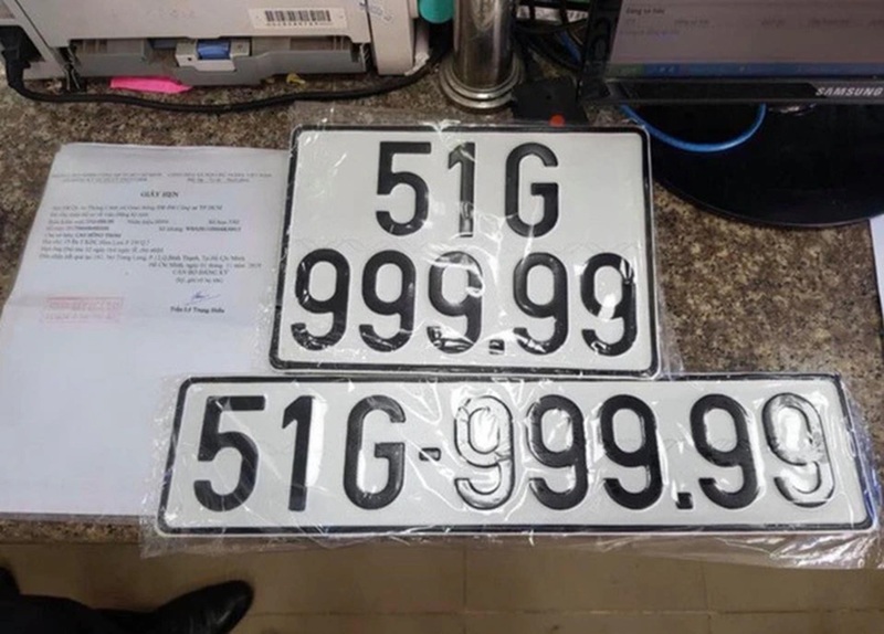 Biển số xe 9 nút giá bao nhiêu
